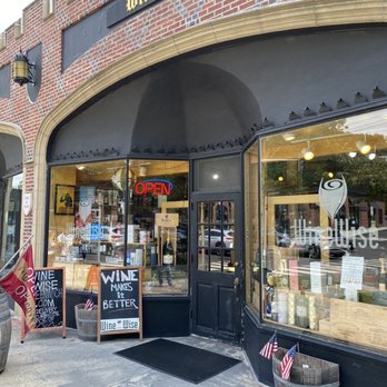 Wine Wise - Street entrance. - Beer, Wine & Spirits Near Me - Greenwich, Connecticut