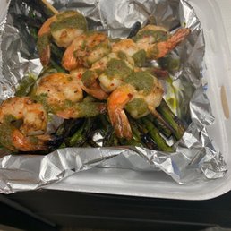 Grilled shrimp with asparagus Grilled shrimp with asparagus