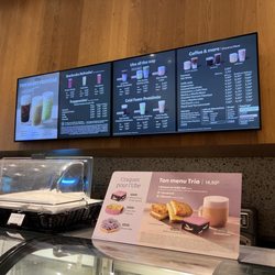 Gare SNCF de Marseille-Saint-Charles - 5/4/26 FYI. Starbucks in the train station.