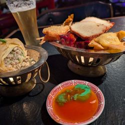 Yobo - The tidbit platter and eggroll