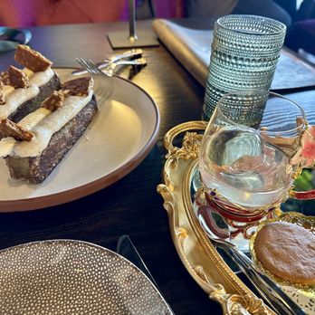 Palate - Banana bread French toast and tea drink - Cocktail Bars Near Me - Las Vegas, Nevada Palate - Banana bread French toast and tea drink - Cocktail Bars Near Me - Las Vegas, Nevada