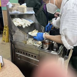 中央飯店 - Pan fried cart: flour roll, turnip cake