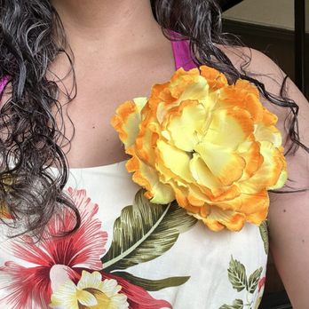 At Witt’s End Maui - Authentic Hawaiian dress made in Hawaii - size 2xl and flower hair clip. - Jewelry Near Me - Lahaina, Hawaii At Witt’s End Maui - Authentic Hawaiian dress made in Hawaii - size 2xl and flower hair clip. - Jewelry Near Me - Lahaina, Hawaii