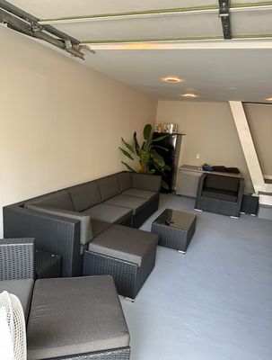 Renderos Construction Logo