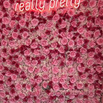 The Selfie Spot - Selfie Space: Flower wall - Session Photography Near Me - Greensboro, North Carolina The Selfie Spot - Selfie Space: Flower wall - Session Photography Near Me - Greensboro, North Carolina