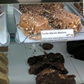 Kilwins Hyde Park - Chocolatiers & Shops Near Me - Chicago, Illinois