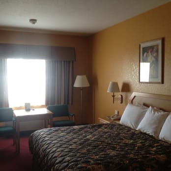 Parkfield Inn - king standard - Hotels Near Me - Clinton, Missouri Parkfield Inn - king standard - Hotels Near Me - Clinton, Missouri