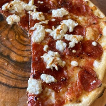 Denny Bar Company - Pepperoni pizza with mozzarella and hot honey - Distilleries Near Me - Etna, California Denny Bar Company - Pepperoni pizza with mozzarella and hot honey - Distilleries Near Me - Etna, California