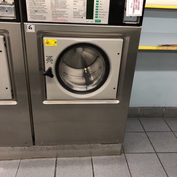 Garfield Coin Laundry - These washers are no good. They just toss your clothes around and don't wash correctly. - Laundromat Near Me - Montebello, California
