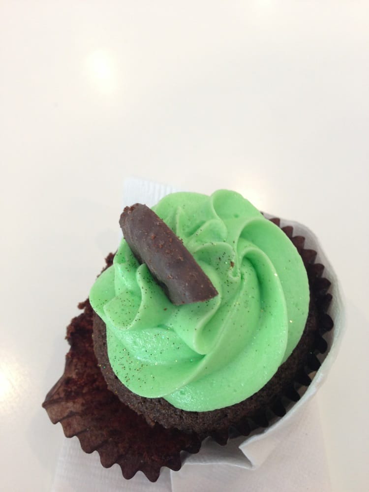 SUGAR P’S CUPCAKERY Updated October 2024 156 S Sante Fe, Salina