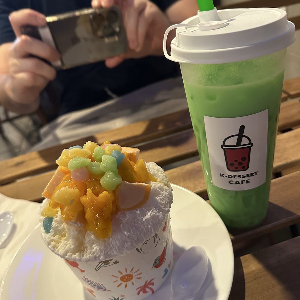 Mango Bing Soo Shaved Snow and Honey Dew Bobba Milktea Mango Bing Soo Shaved Snow and Honey Dew Bobba Milktea