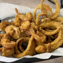 Fiddlers Seafood Restaurant - Fried shrimp and onion rings