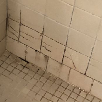 The Qs at Towne Oaks - Cracked foundation they never bothered to repair - Apartments Near Me - Longview, Texas
