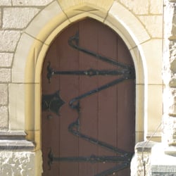 Grunewaldkirche - Kleine Kirchentür dort.