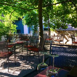 Auberge du Cheval Blanc, Lorraine Bourquin - Terrace