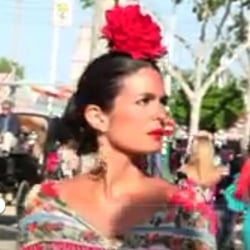 Farmacia Carrascosa Juan Moreno - Felicitando a la preciosa farmaceútica por su aparición en un video en #Feria2015...Siempre atiende con #sonrisa y #AsíDaGusto