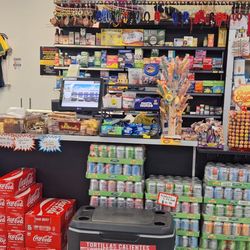 El Supremo Grocery & Meat Market - Grocery cashier area