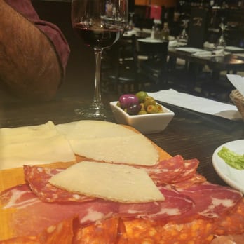 La Bodeguita Restaurant - Spanish Near Me - Hialeah, Florida La Bodeguita Restaurant - Spanish Near Me - Hialeah, Florida