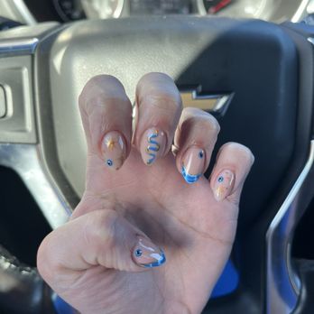 Bellaviva Nail Bar - Nail Salons Near Me - Aurora, Illinois