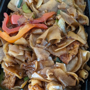 Thai Dishes MB - Pad see mow tofu - Thai Near Me - Manhattan Beach, California