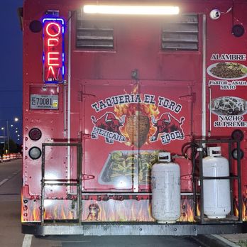 Taqueria El Toro - Taco truck - Mexican Near Me - Milwaukee, Wisconsin