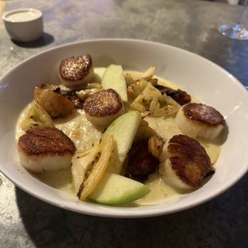 Lambert's Cove Inn - Scallops - Venues & Event Spaces Near Me - West Tisbury, Massachusetts