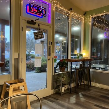 Biscuit & Bean Lake Stevens - the outside of a restaurant - Coffee & Tea Near Me - Lake Stevens, Washington