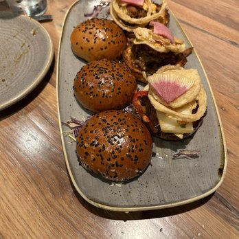 Moku Kitchen - pork sliders - Cocktail Bars Near Me - Honolulu, Hawaii