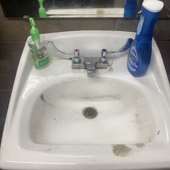 Take 5 Oil Change - Disgusting sink - Oil Change Stations Near Me - Hudson Oaks, Texas Take 5 Oil Change - Disgusting sink - Oil Change Stations Near Me - Hudson Oaks, Texas