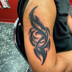 Bob's Tattoo - Work by current artist Elise ( @boston.born.ink )