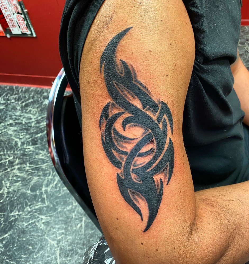 BOB’S TATTOO Updated September 2024 12 Photos 563 Lafayette Rd
