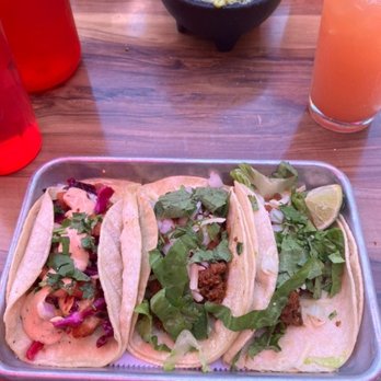 En Su Boca - Guacamole, strawberry better margarita, grilled catfish taco, sloppy José tacos - Mexican Near Me - Richmond, Virginia En Su Boca - Guacamole, strawberry better margarita, grilled catfish taco, sloppy José tacos - Mexican Near Me - Richmond, Virginia