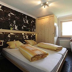 Berghotel Sartons - Chueli Zimmer