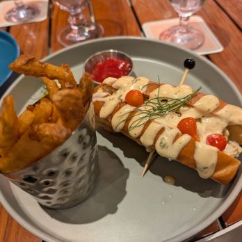 Palm Breeze Bar - Lump Crab Roll - Bars Near Me - Anaheim, California Palm Breeze Bar - Lump Crab Roll - Bars Near Me - Anaheim, California
