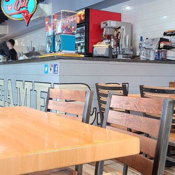 L P Steamers - Seafood Near Me - Baltimore, Maryland