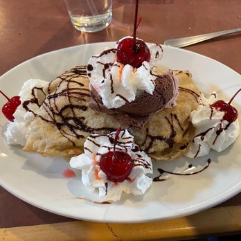 Mrs Rios&Thai Kitchen - Sopapilla sundae - Thai Near Me - San Luis, Colorado
