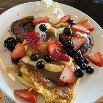 Another Broken Egg Cafe - Cinnamon roll French toast - Cafes Near Me - Orange Beach, Alabama Another Broken Egg Cafe - Cinnamon roll French toast - Cafes Near Me - Orange Beach, Alabama