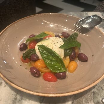 Cino - Caprese - Italian Near Me - Honolulu, Hawaii