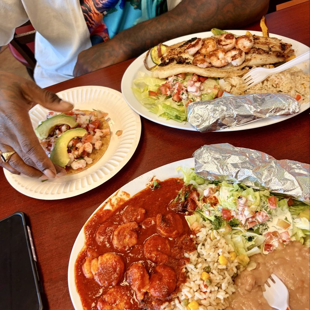 Mariscos El Puerto - Shrimps cook in our spicy sauce, Grilled fish fillet with shrimps, Tostadas de ceviche de camarón. Shrimp ceviche tostada. - Seafood Near Me - Chino, California