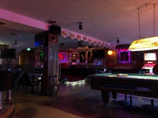 Darrell's Tavern by null