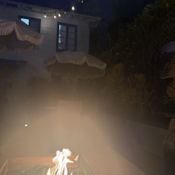 Driftwood Kitchen - Fire pit outside - Seafood Near Me - Laguna Beach, California Driftwood Kitchen - Fire pit outside - Seafood Near Me - Laguna Beach, California