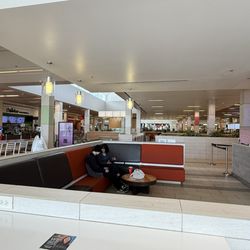 Yorktown Center - Food court