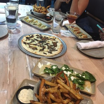 Moku Kitchen - The spread - Cocktail Bars Near Me - Honolulu, Hawaii