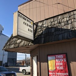 Russow's Corner Pub - Entrance.