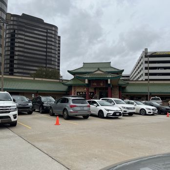 Fung's Kitchen - Exterior, valet parking but you can also park yourself if you can find a spot - Dim Sum Near Me - Houston, Texas