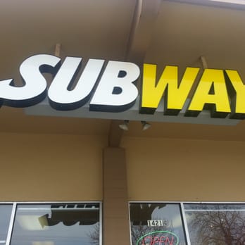 Subway - The entrance - Fast Food Near Me - Modesto, California