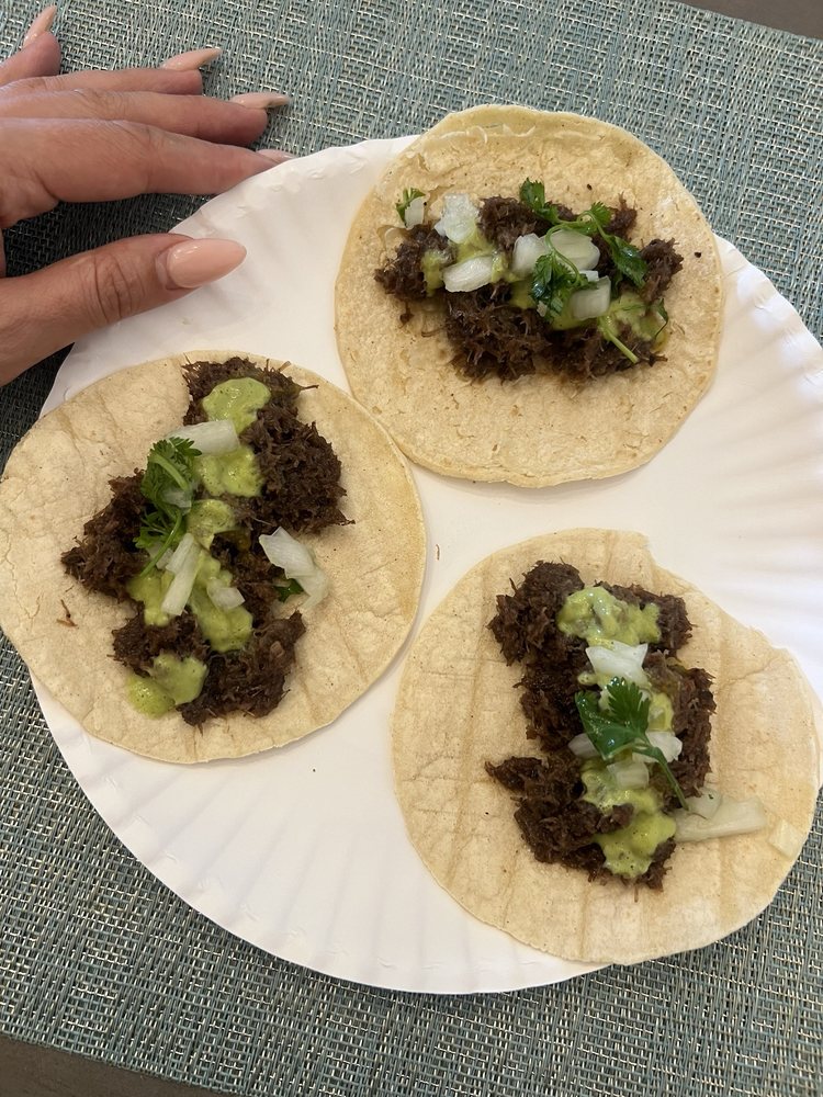 Carnitas Michoacan & Finisima Barbacoa Logo