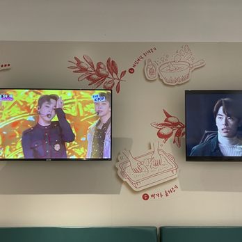 bb.q Chicken Kahala - BTS + CLoY are my kind of vibes - Chicken Wings Near Me - Honolulu, Hawaii