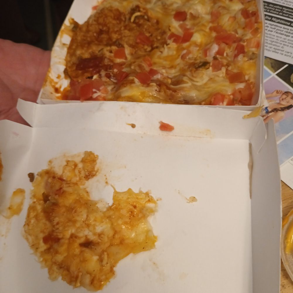 Supposed to be pizza lettuce all slimy cheese stuck on top the box and had to tell her the order like 5 times. 25$ in inedible food Supposed to be pizza lettuce all slimy cheese stuck on top the box and had to tell her the order like 5 times. 25$ in inedible food