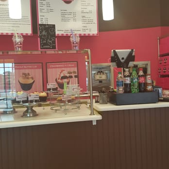 Smallcakes - Bakeries Near Me - Pensacola, Florida